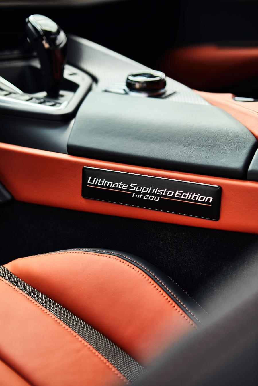 Детали интерьера BMW i8 Ultimate Sophisto Edition (I12) 2019 года  (фото 10 из 16)